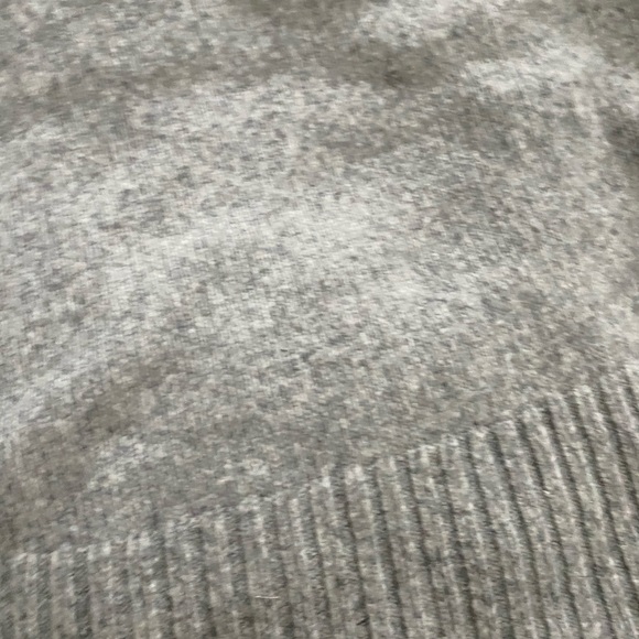 Gray turtleneck sweating with tailored stitching - Picture 6 of 11